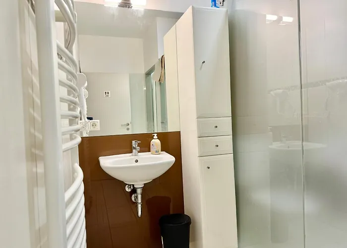 Apartamento 145 M2 4-bedroom With Balcony & Free Parking *
