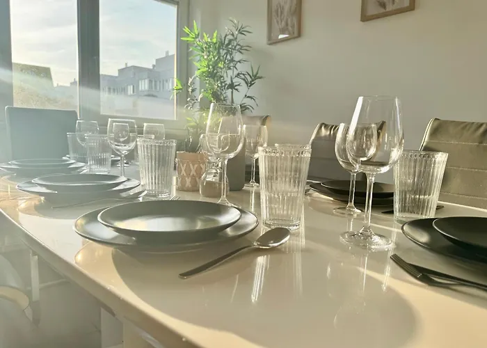 Apartamento 145 M2 4-bedroom With Balcony & Free Parking Viena