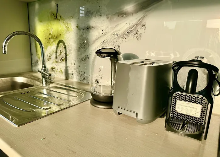 145 M2 4-bedroom With Balcony & Free Parking * Viena