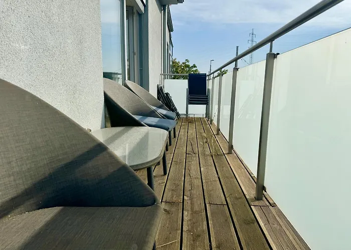 145 M2 4-bedroom With Balcony & Free Parking *